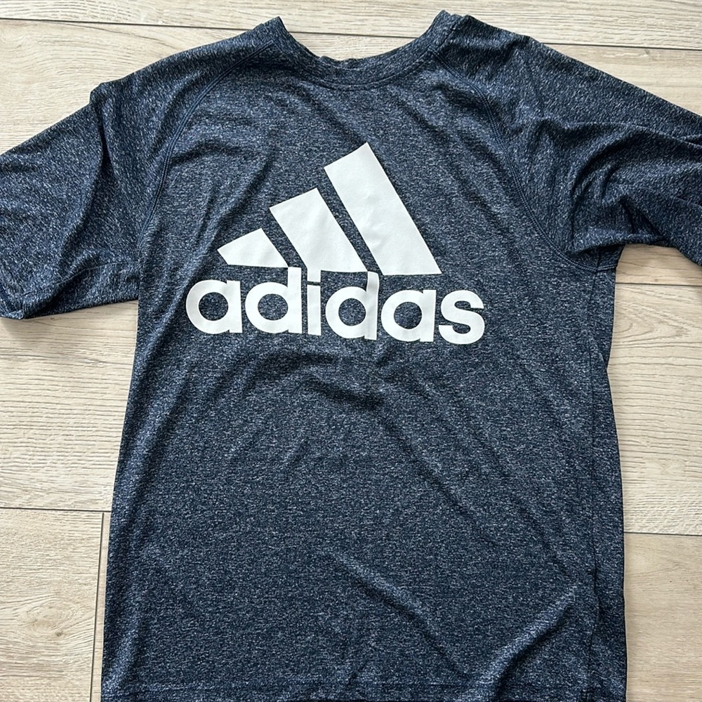 Adidas t shirt